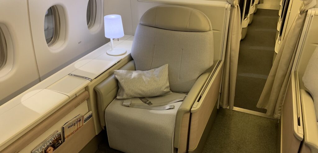 Check How to upgrade seat on Air france Manage Booking